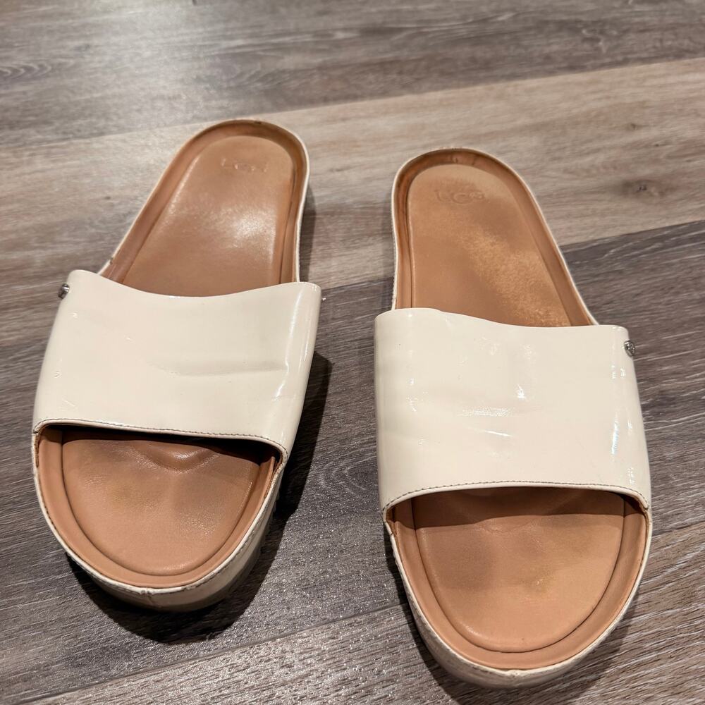 Ugg Women's Leather Slip On Sandals Size 12 - Picture 2 of 5